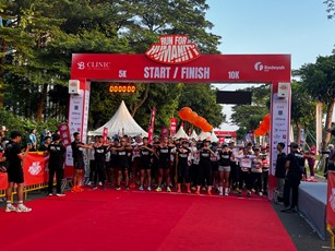 Gambar News @ Ribuan Peserta Padati Area CFD Bintaro Guna Mengikuti Run For Humanity